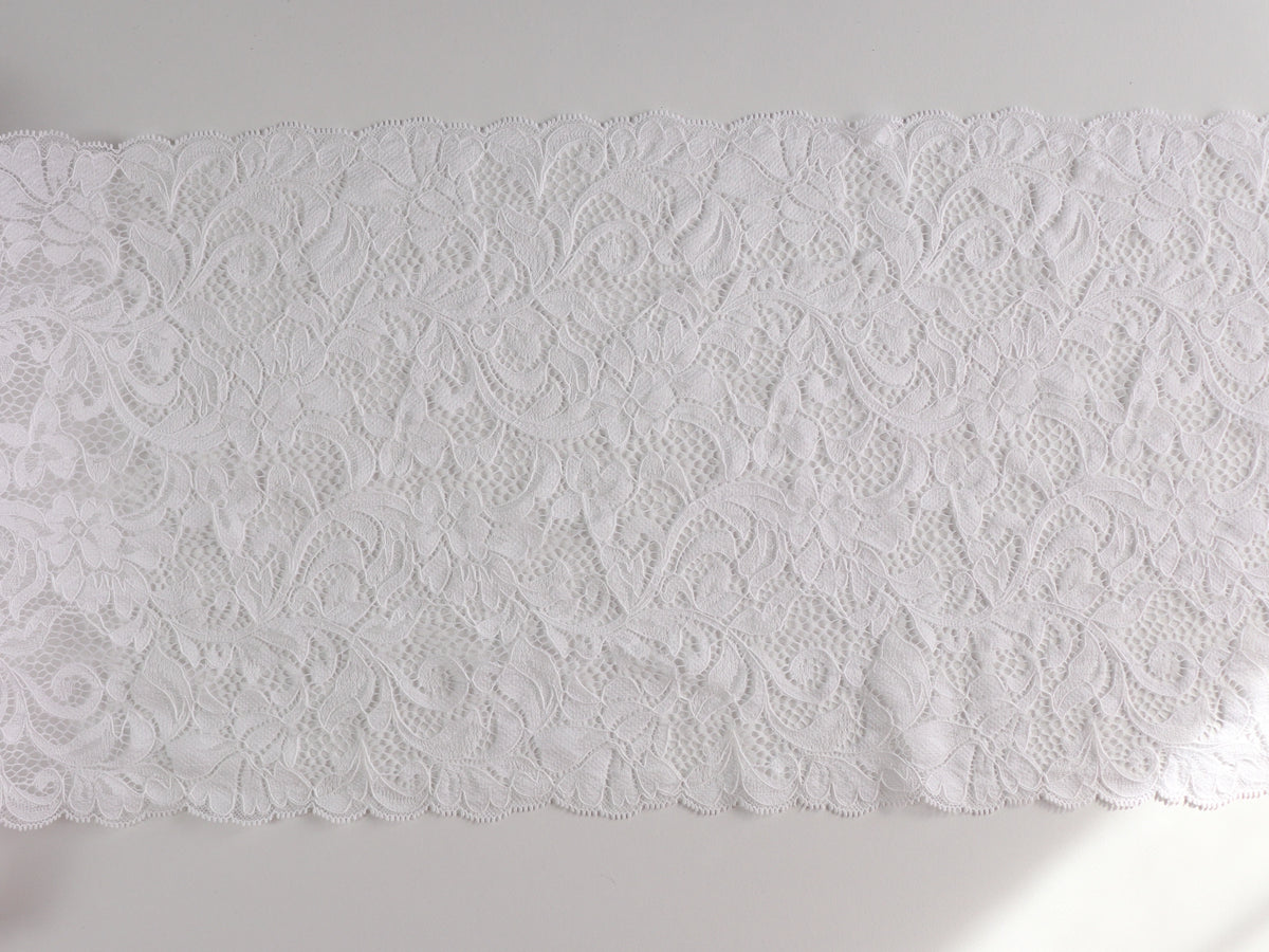 Dentelle fleurie blanche 24cm
