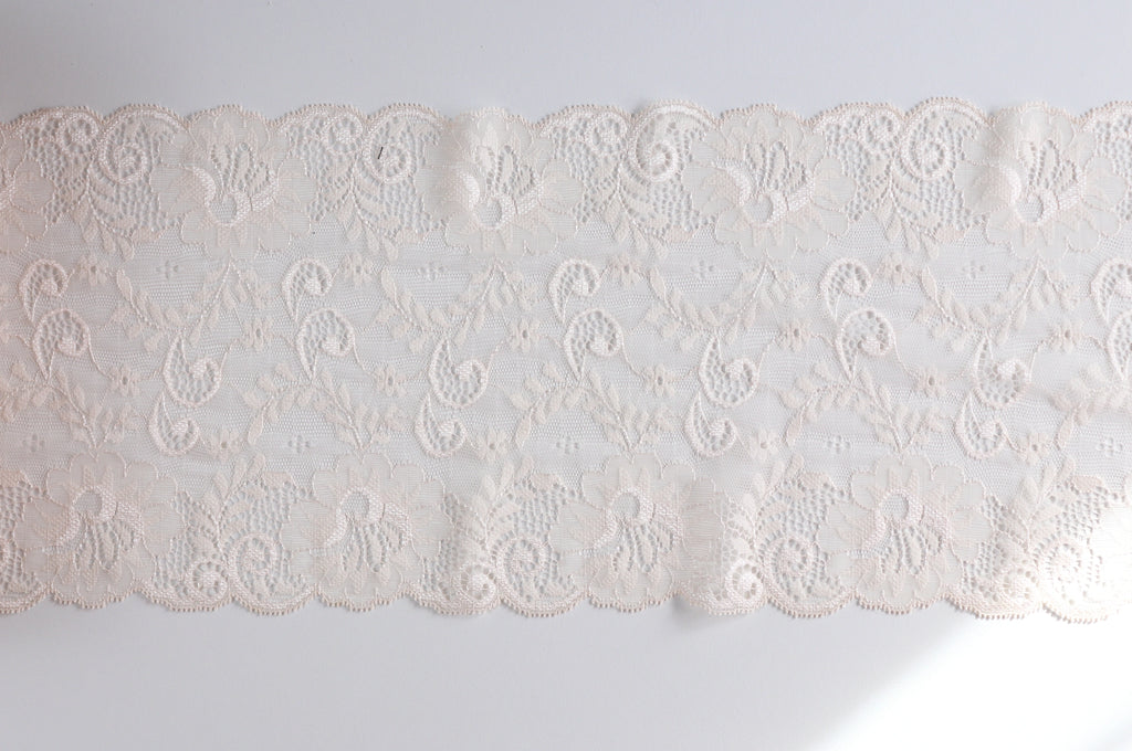 Dentelle rose ivoire