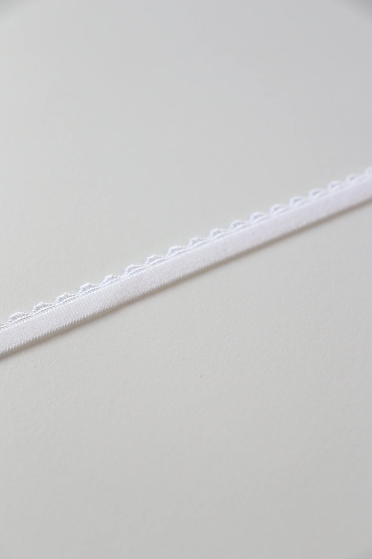 Elastique festons blanc 0,6cm