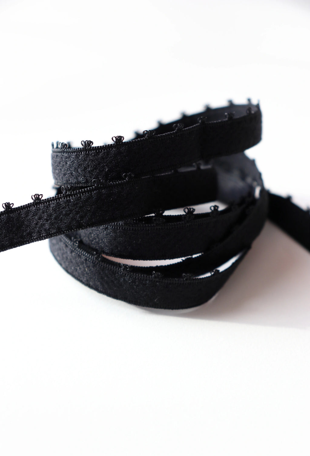Elastique picots noir petites couronnes 0,9cm