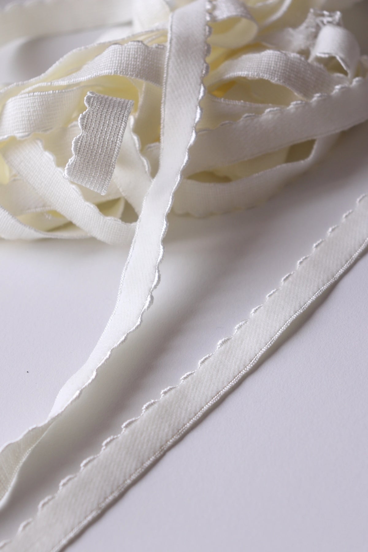 Elastique festons opale 1cm